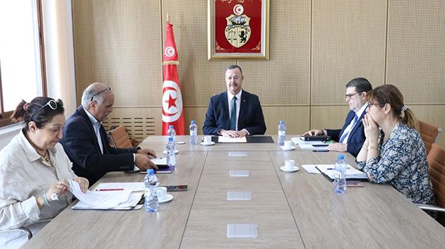 نسق تزويد السّوق بالأدوية محور جلسة عمل بوزارة الصحة