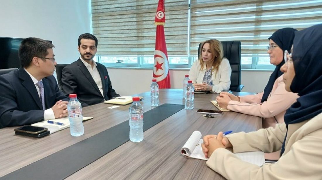 وزيرة الإقتصاد تتباحث مع وفد من شركة سعودية صينية فرص الإستثمار و الشراكة وزيرة الإقتصاد تتباحث مع وفد من شركة سعودية صينية فرص الإستثمار و الشراكة