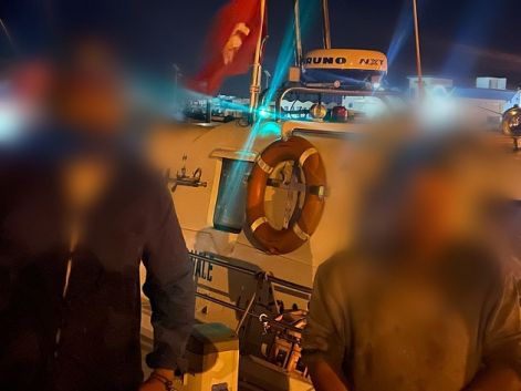 جربة.. نجدة شخصين على متن مركب صيد ترفيهي بعد فقدان الاتصال بهما
