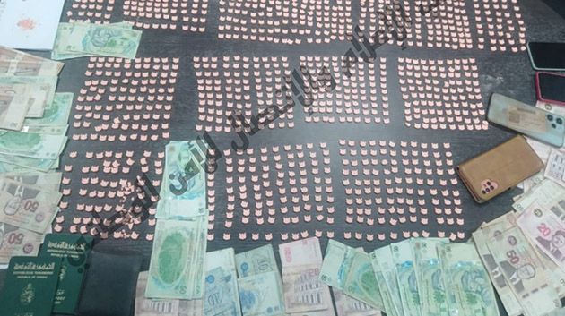 بينهم موظف.. القبض على مروّجي مخدّرات وحجز حواليْ 1170 قرص 'اكستازي'