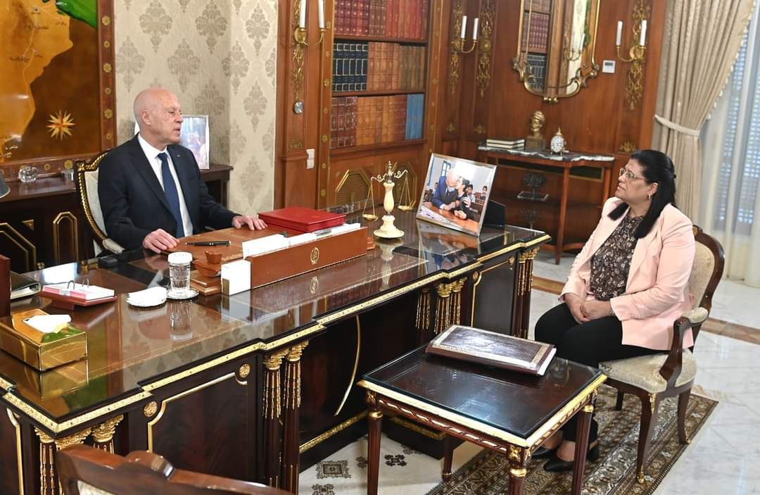 الامتيازات الجبائية لفائدة التونسيين المقيمين بالخارج محور لقاء سعيّد بنمصية