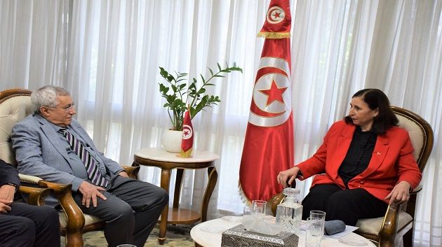 وزيرة التجهيز تبحث مع وفد من الصندوق العربي للإنماء الاقتصادي سير التعاون المالي والفني