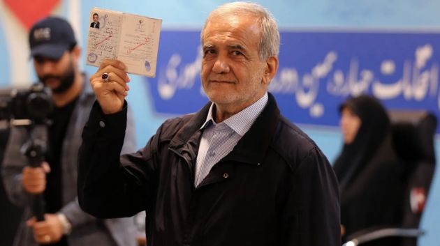 إيران: تقدم بزشكيان في النتائج الأولية للانتخابات الرئاسية