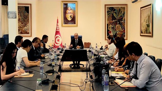 وزير السياحة يدعو إلى تقديم عروض خاصة للسائح التونسي وبأسعار مناسبة