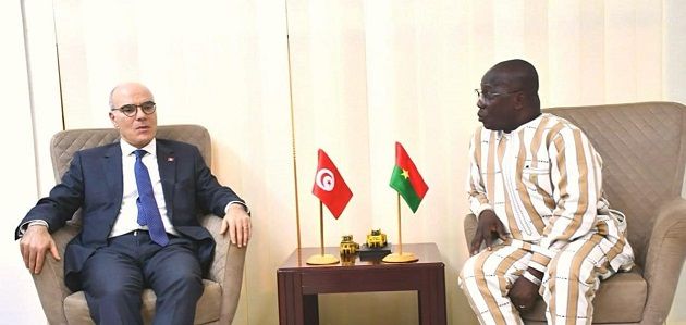 وزير البنى التحتية البوركيني يشيد بكفاءة الشركات التونسية العاملة في مجال البنية التحتية