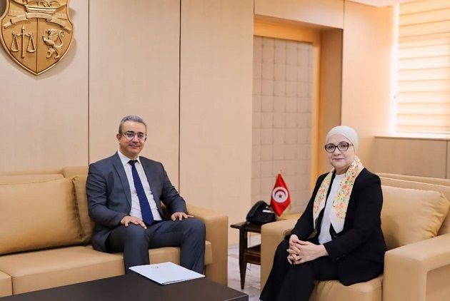 الإذن بتكوين فريق عمل مشترك بين ممثلي وزارة العدل وعمادة المحامين