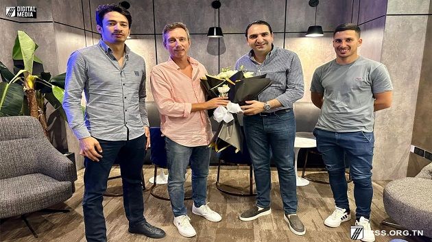 النادي الصفاقسي: وصول المدرب البرتغالي ألكسندر دوس سانطوس مع بقية طاقمه الفني إلى تونس