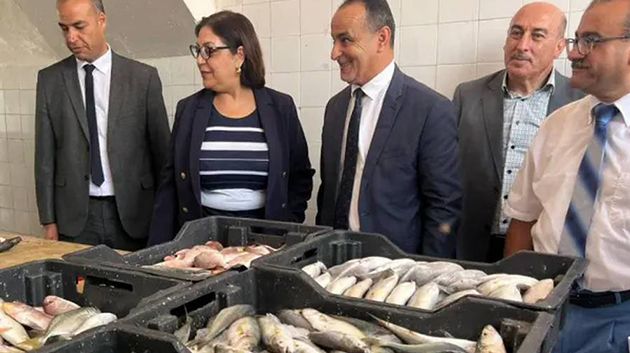 في زيارة غير معلنة: وزيرة التجارة تعاين نسق التزويد والأسعار بجربة