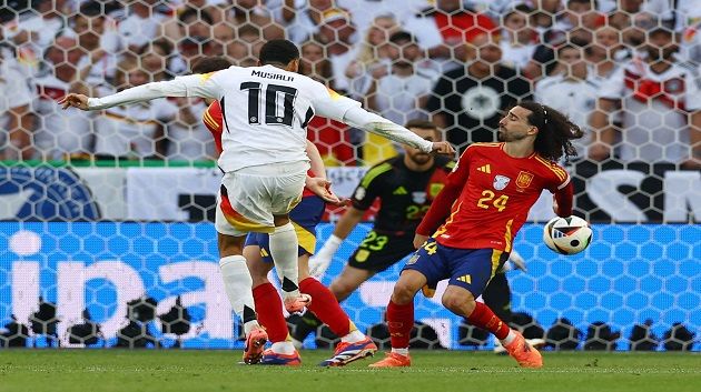 300 ألف مشجع ألماني يطالبون بإعادة مباراة إسبانيا