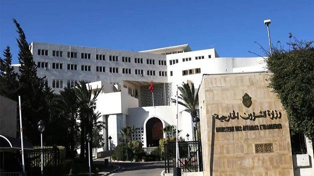 كاتب الدولة للخارجية يتسلم نسخة من أوراق اعتماد السفراء الـ 5 الجدد المتعمدين بتونس