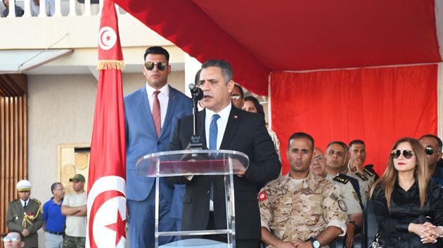 وزير الداخلية يشرف على تخرج الدورات التكوينية بالمدرسة الوطنية للحرس الوطني ببئر بورقبة