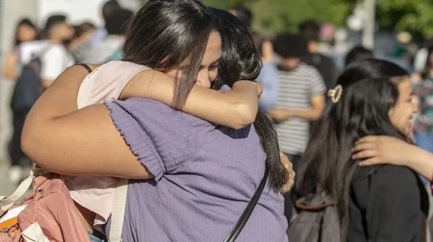 قفصة: أمّ تُفرح أبناءها وأحفادها بالنجاح في الباكالوريا