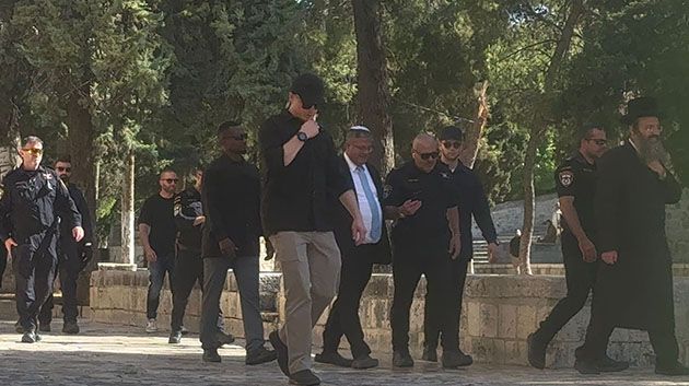 وزير الأمن القومي الإسرائيلي يقتحم المسجد الأقصى