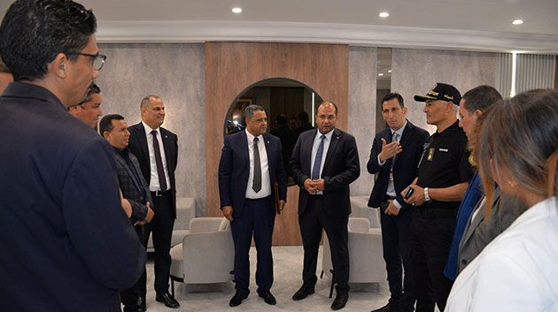 مطار تونس قرطاج: وفد عن لجنة الدفاع والأمن يؤدّي زيارة إلى المكتب الحدودي للديوانة