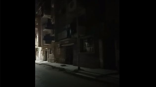 مدينة مصرية تغرق في الظلام الدامس.. مع بدء تنفيذ قرار 'وقف الأحمال' فما هو؟ (فيديو)