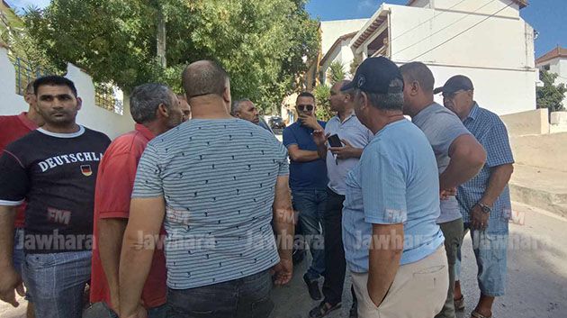 طبرقة: مواطنون يحتجّون بسبب تواصل انقطاع الماء الصالح للشراب