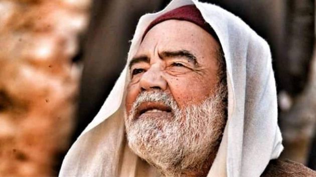 الوزير المكلف بتسيير وزارة الشؤون الثقافية يعود الفنان عيسى حرّاث في المستشفى العسكري