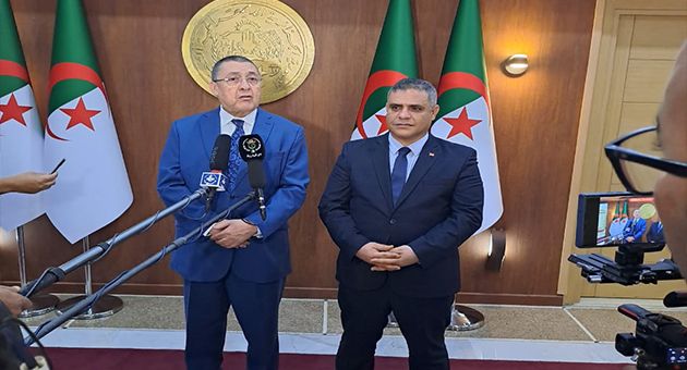 وزير الداخلية يؤدي زيارة عمل إلى الجزائر