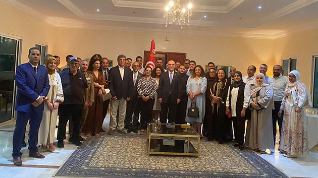 وزير الخارجية يلتقي عددًا من الكفاءات التونسية بنواكشوط