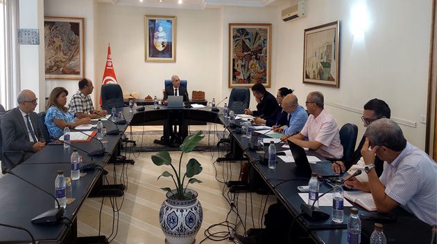 وزير السياحة يشرف على جلسة عمل حول مشروع قانون المالية لسنة 2025
