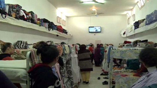 'تفتيش أجساد السجينات، وهُنّ عاريات'..الدينامكية النسوية تطالب بإلغاء التفتيش الجسدي داخل أماكن الإحتجاز