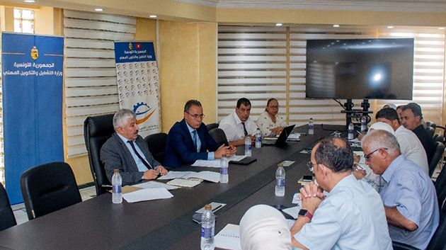 وزارة التشغيل تسند منحة مرافقة لباعثي الشركات الأهلية