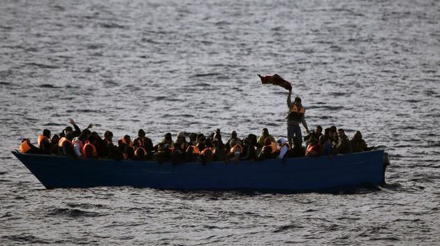 ناقلة غاز جزائرية تنقذ 30 مهاجرا من الغرق