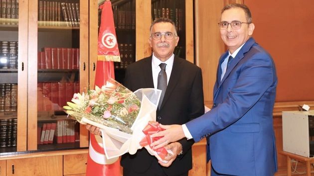 وزير أملاك الدولة والشؤون العقارية الجديد يتسلّم مهامه