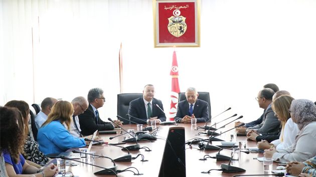 وزير الصحة الجديد يدعو إلى مزيد العمل لدعم وتطوير الخدمات الصحية خاصة بالخطوط الأماميّة