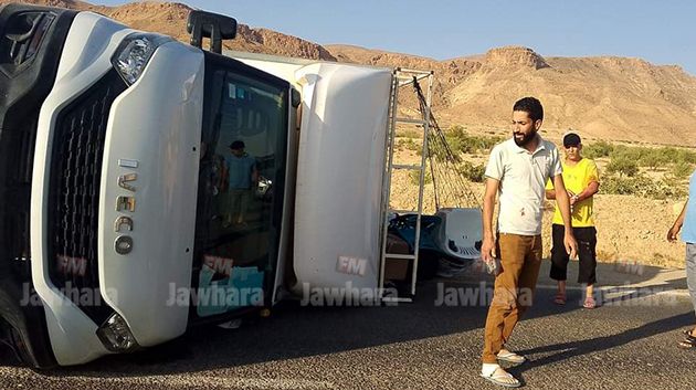 قفصة: انقلاب شاحنة ثقيلة دون تسجيل أضرار بشرية‎