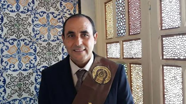 لأوّل مرّة في تاريخ تونس: الباحث علي البقلوطي يُتوّج بجائزة فايزر المرموقة من الأكاديمية الملكية البريطانية