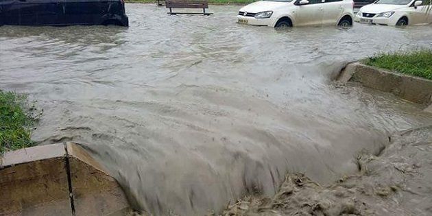 الجزائر.. وفاة 3 أطفال جرفتهم فيضانات على الحدود مع تونس