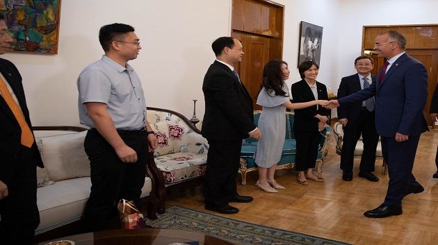 رجال أعمال صينيون يرغبون في عقد شراكات مع رجال الأعمال التونسيين