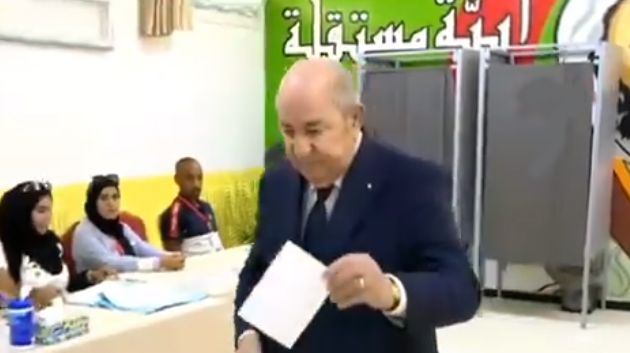 تبون أثناء الإدلاء بصوته: 'الحملة الانتخابية كانت نظيفة جدا.. ونتمنى تكون الجزائر قُدوة لناس أخرين' (فيديو)