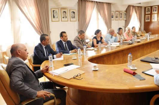 وزير النقل يدعو إلى معالجة ملف عقود لزمات استغلال الموانئ البحرية التجارية