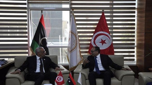 تونس وليبيا تبحثان سبل تعزيز التعاون في مجال البنية التحتية