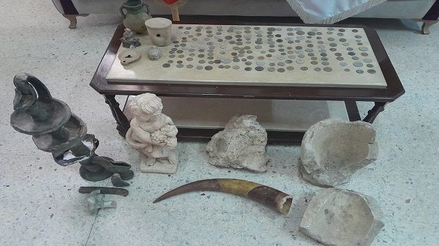 أريانة :إيقاف شخصين بتهمة الاتجار بالقطع الأثرية 