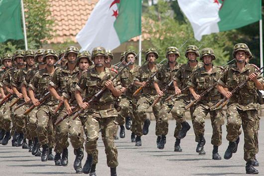 رئيس أركان الجيش الجزائري يدعو لمضاعفة الحذر واليقظة ويؤكّد الجاهزيّة