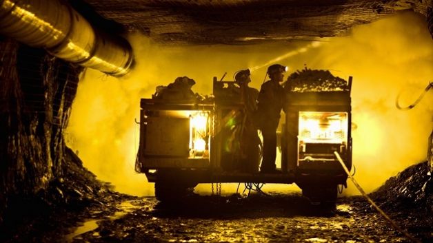 عشرات القتلى والجرحى بإنفجار منجم للفحم بإيران
