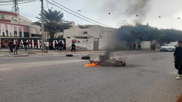مستقبل قابس: وقفة احتجاجية للأحباء و حرق العجلات المطاطية لهذا السبب