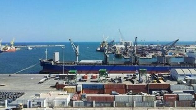 ديوان البحرية يدرس مشروع ربط السفن التجارية بالشبكة الكهربائية بميناء حلق الوادي