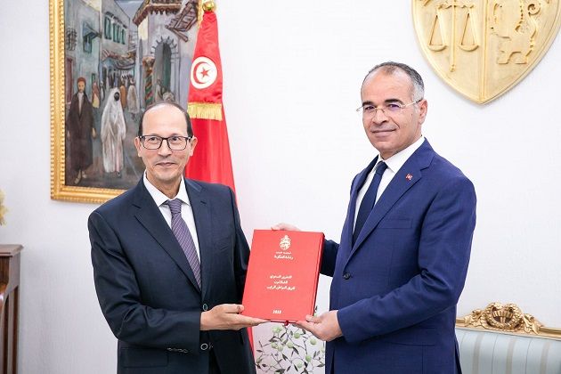 رئيس الحكومة يتسلم التقرير السنوي لفريق المواطن الرقيب