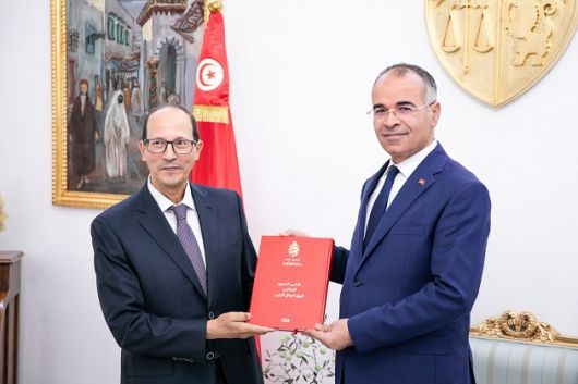 رئيس الحكومة يتسلم التقرير السنوي لفريق المواطن الرقيب