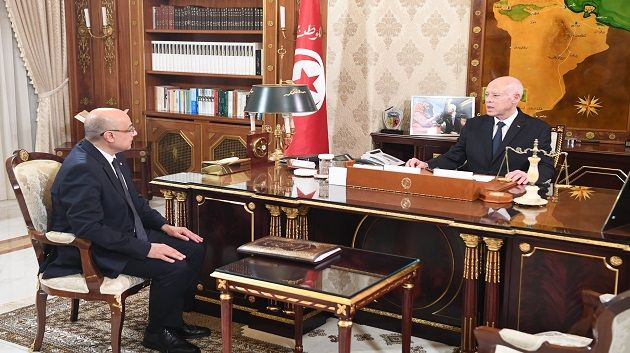 رئيس الدولة يلتقي بوزير الدفاع