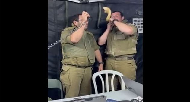 نفخ بـ
