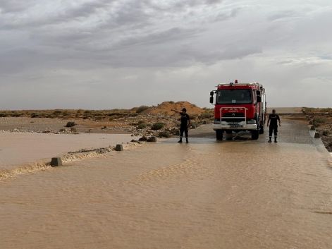 انقطاع حركة المرور بالطريق الرابطة بين قبلي و معتمدية دوز