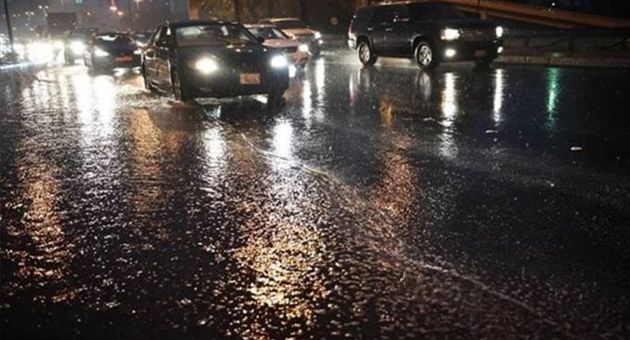 خلايا رعدية مصحوبة بأمطار غزيرة الليلة بهذه المناطق