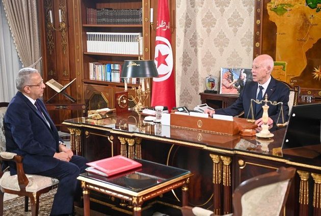 سعيّد يؤكد ضرورة إعادة بناء قطاع الصحة العمومية