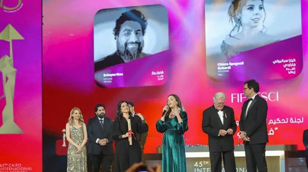 مهرجان القاهرة يختتم دورته الـ45 ويعلن جوائزه بحضور نجوم الفن