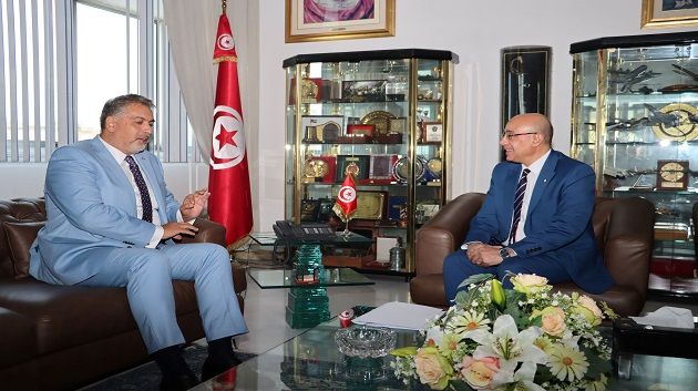 تطوير آفاق التعاون العسكري محور لقاء بين وزير الدفاع وسفير رومانيا لدى تونس